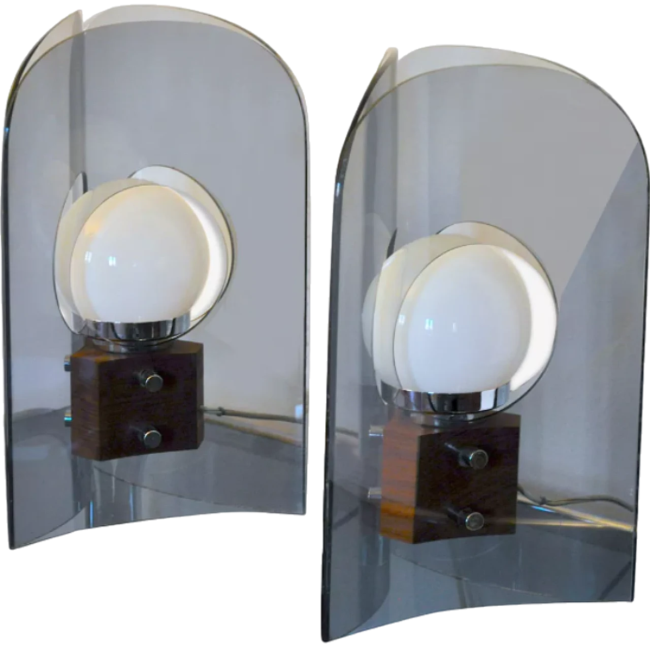 Coppia di lampade danesi in metacrilato e legno, anni '50 7