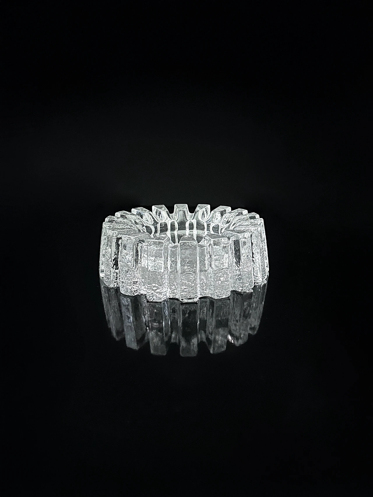 1970s crystal glass Brutalist ashtray 2
