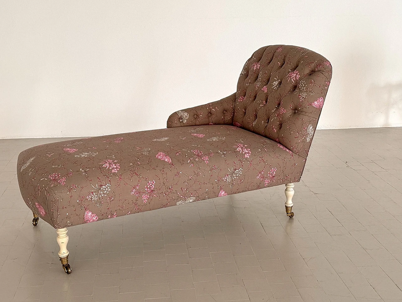 Victorian chaise longue with capitonné upholstery, 1950s 2