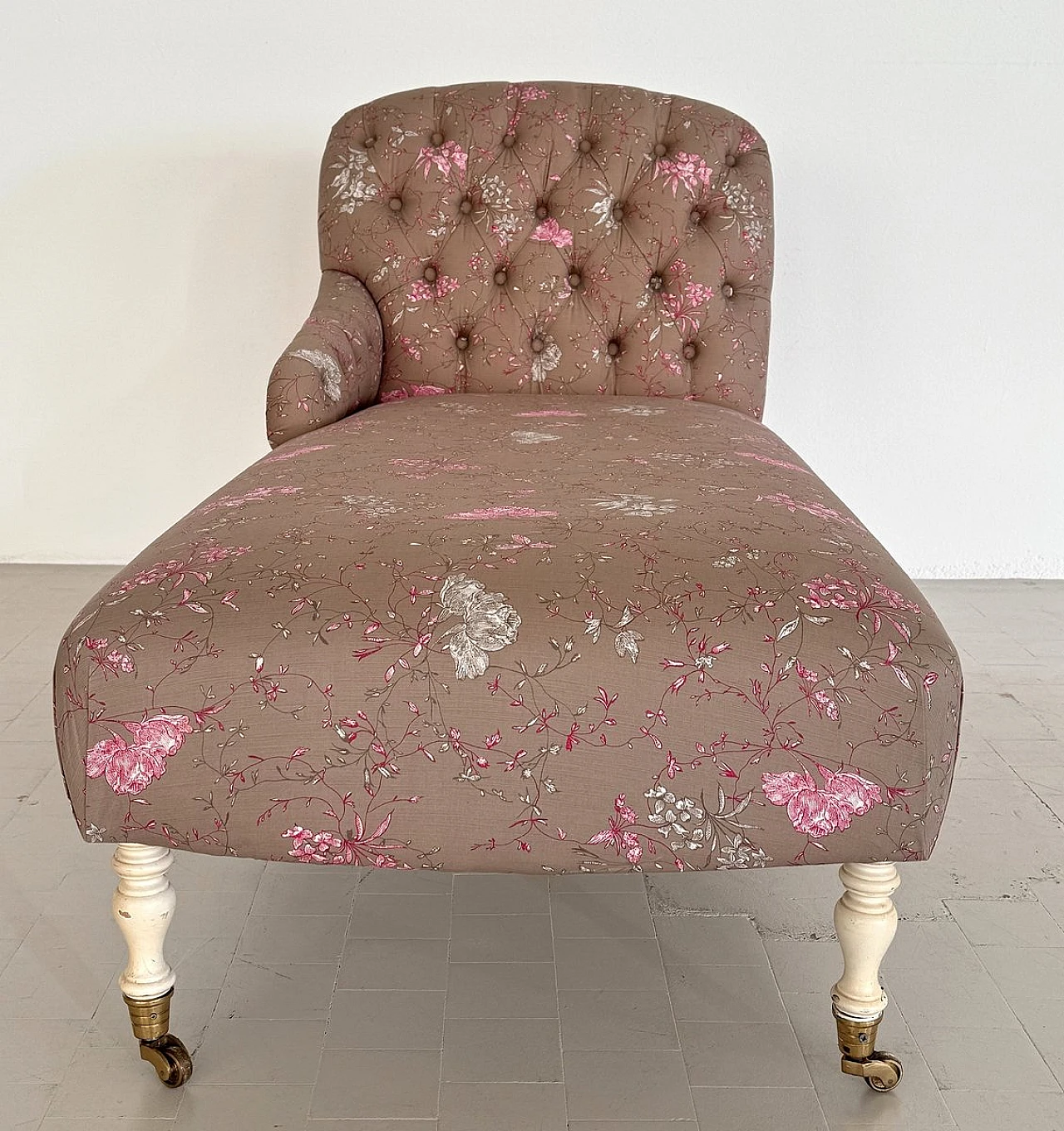 Victorian chaise longue with capitonné upholstery, 1950s 11