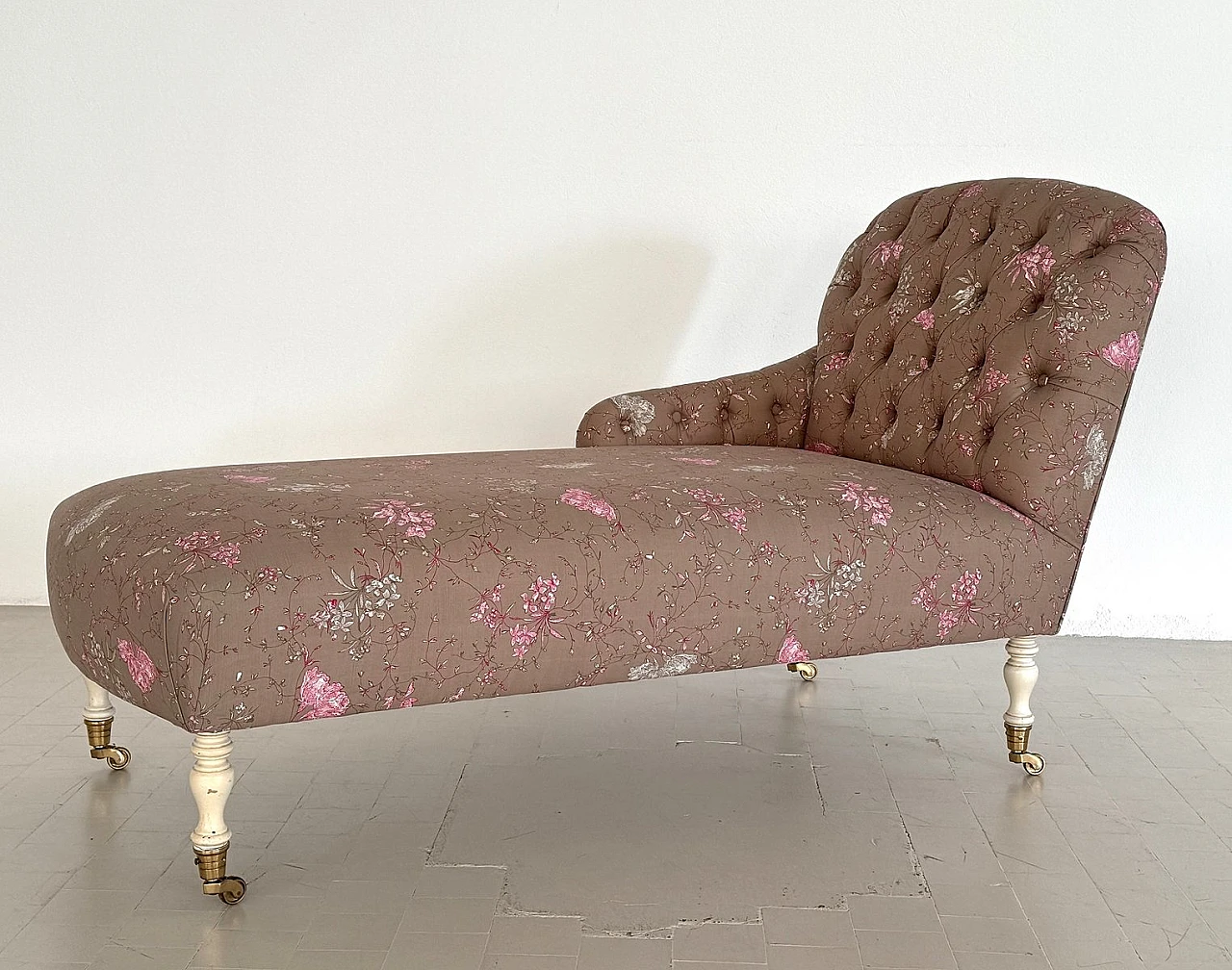 Victorian chaise longue with capitonné upholstery, 1950s 22