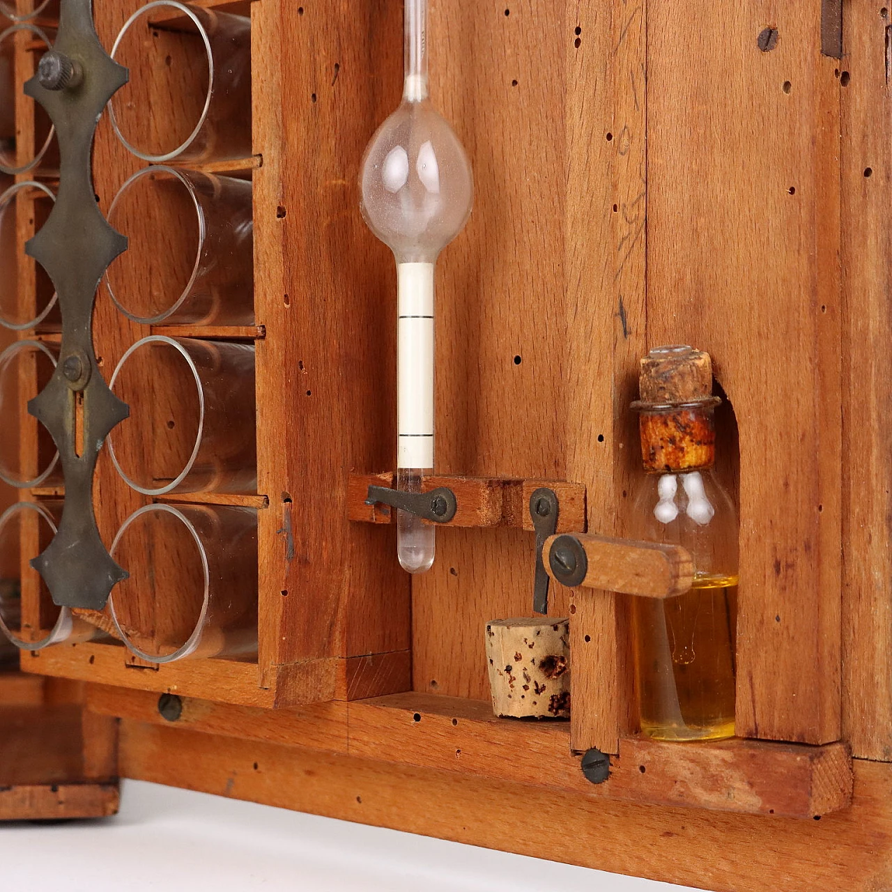 Scientific laboratory instrument in beech case 7