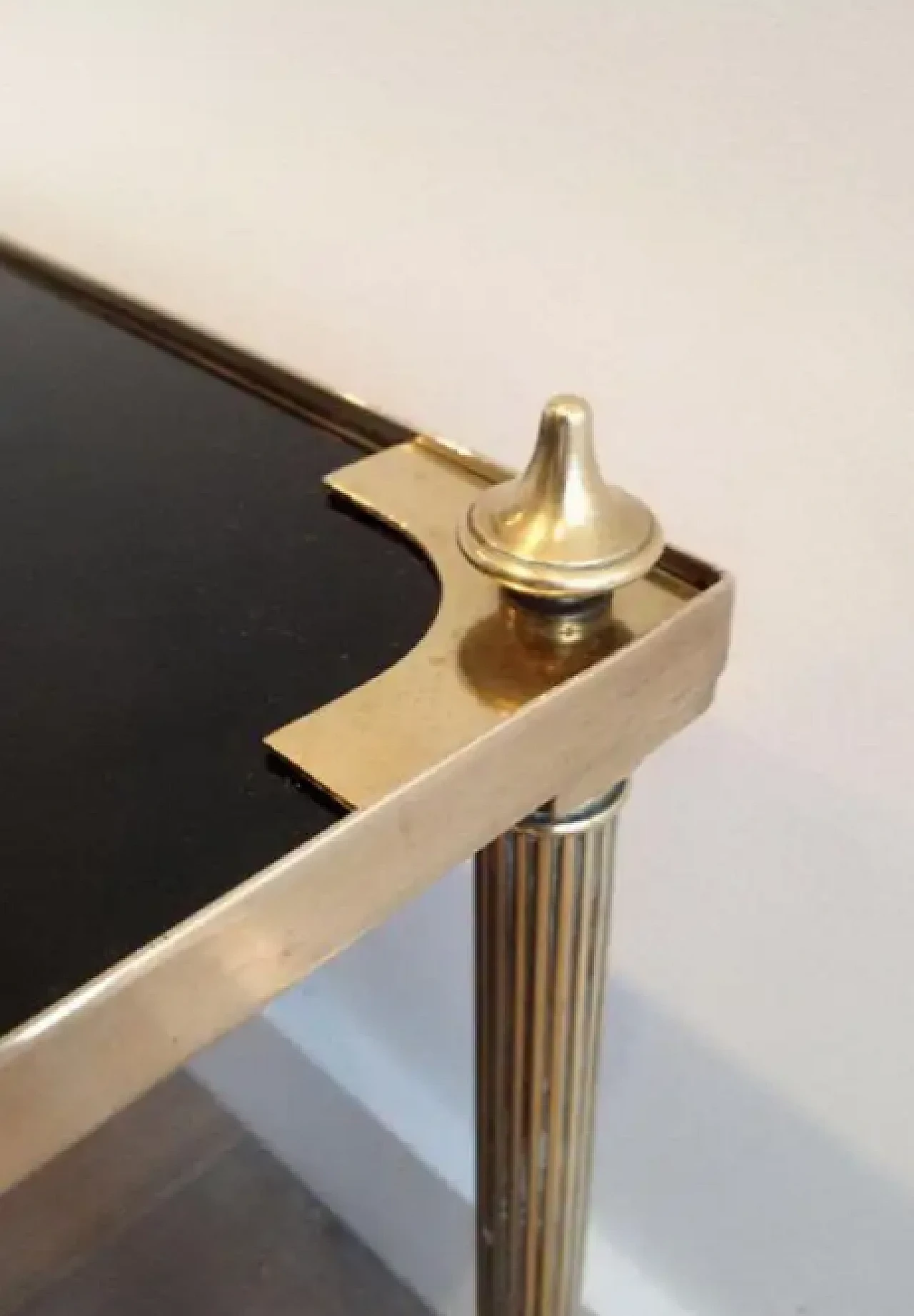 Tavolino in ottone con piano in vetro di Maison Jansen, anni '40 6