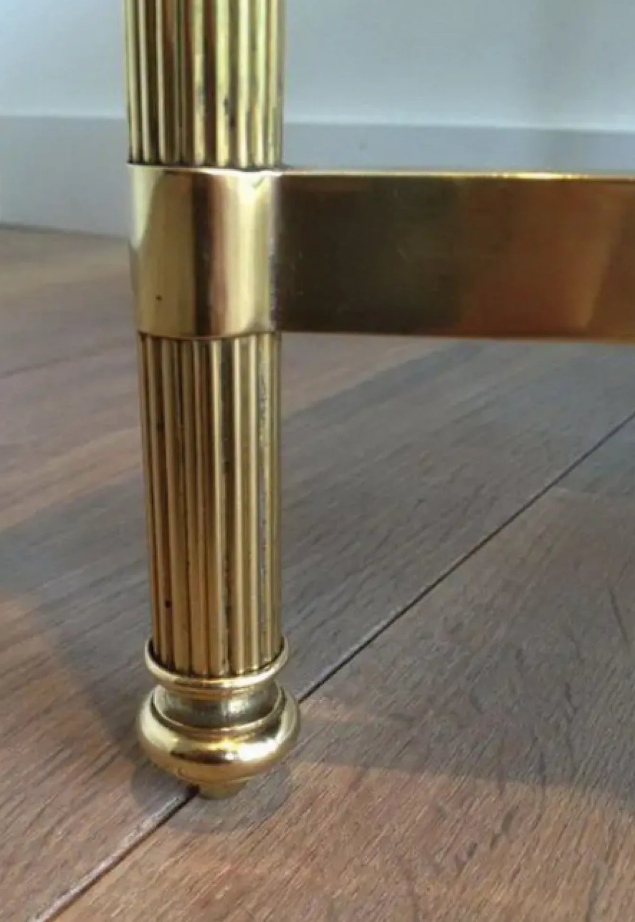 Tavolino in ottone con piano in vetro di Maison Jansen, anni '40 8