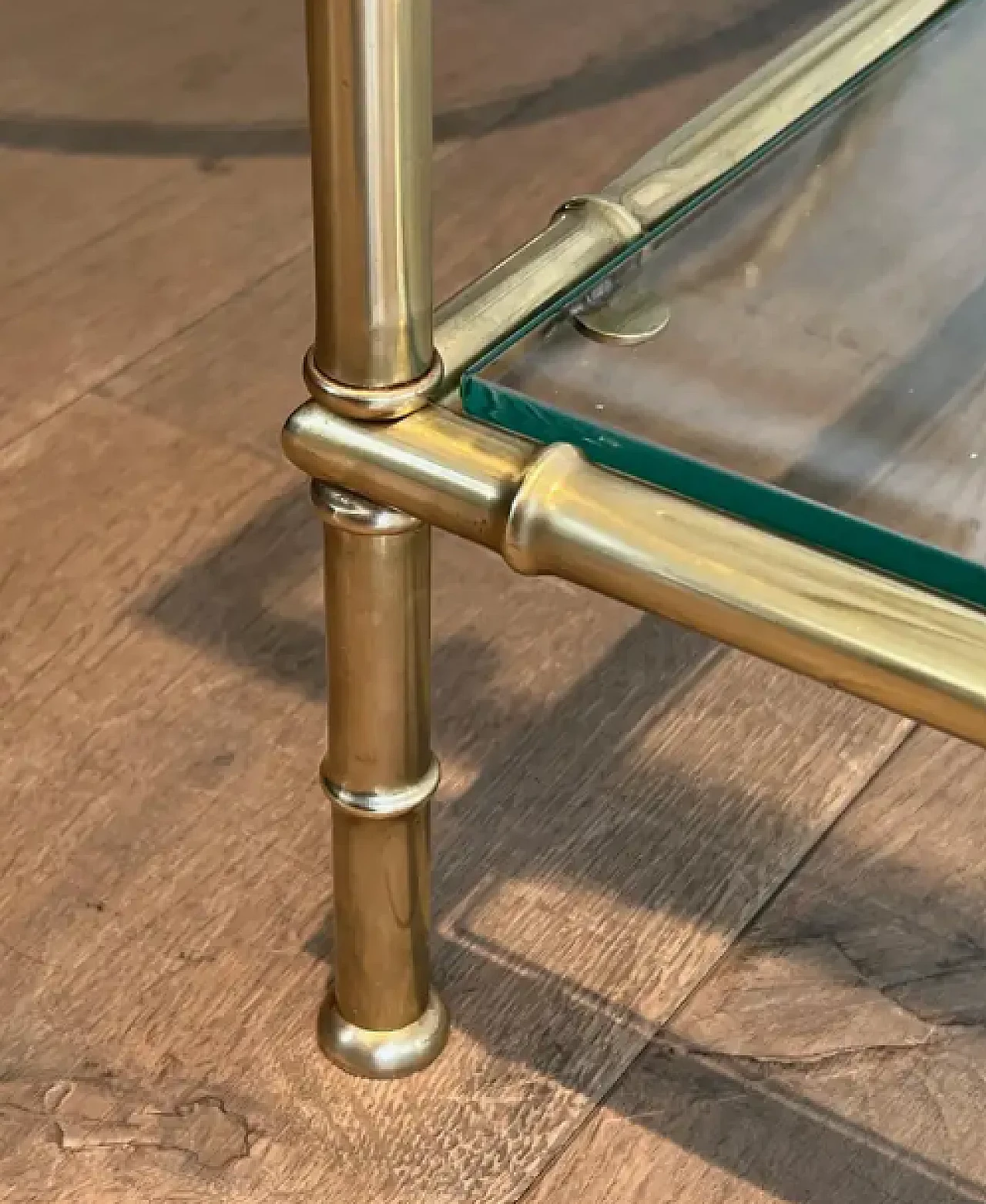 Tavolino tripartito in ottone in finto bambù, anni '40 12