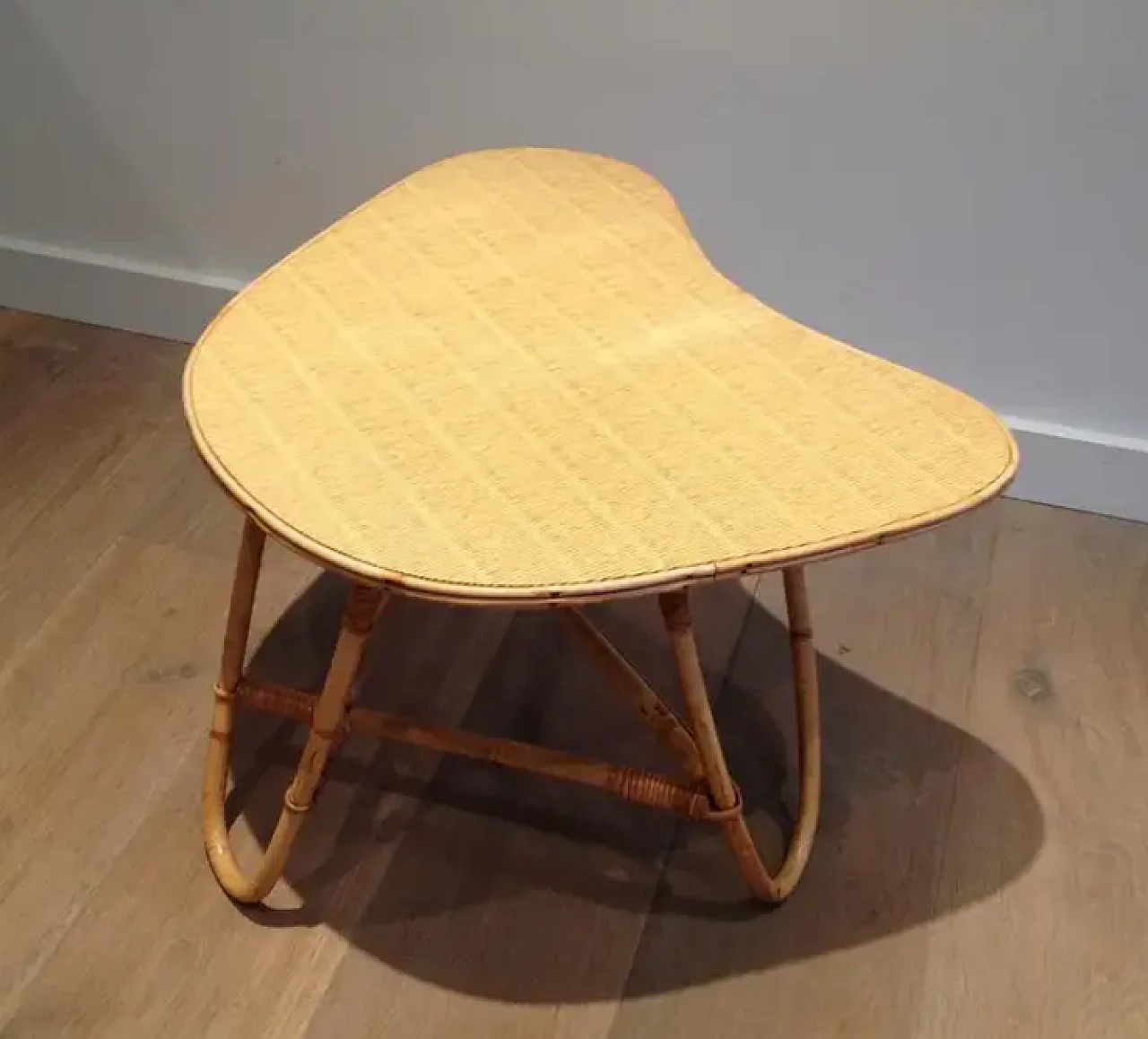 Tavolino da caffè francese in rattan a forma libera, anni '70 4