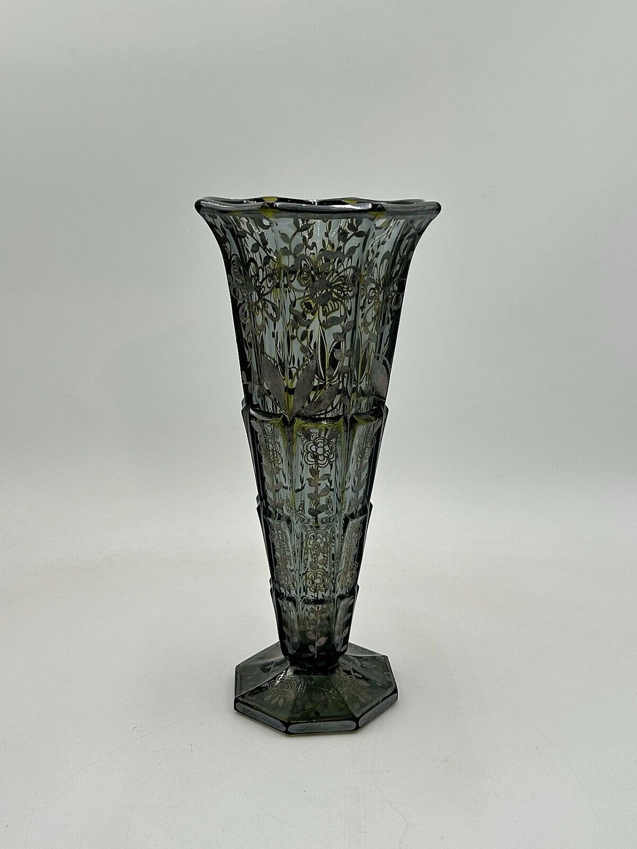 Vaso in vetro e decori in argento, anni '30 2