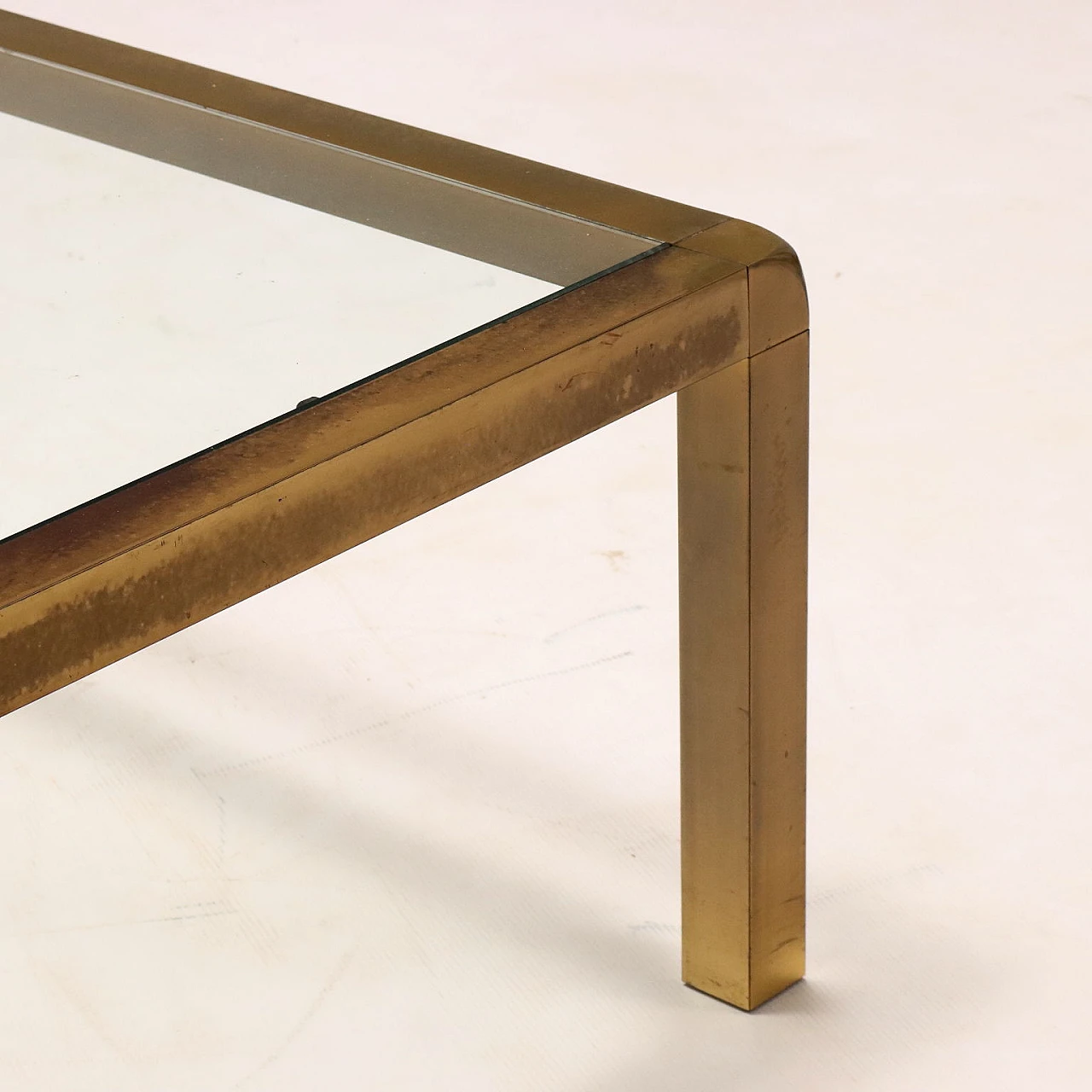 Rectangular coffee table in brass and glass, 1960s 8