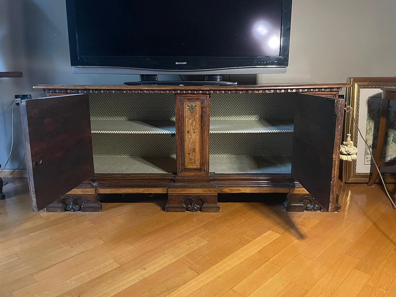 Neo Renaissance container bench in walnut wood and burl, 19th century 2