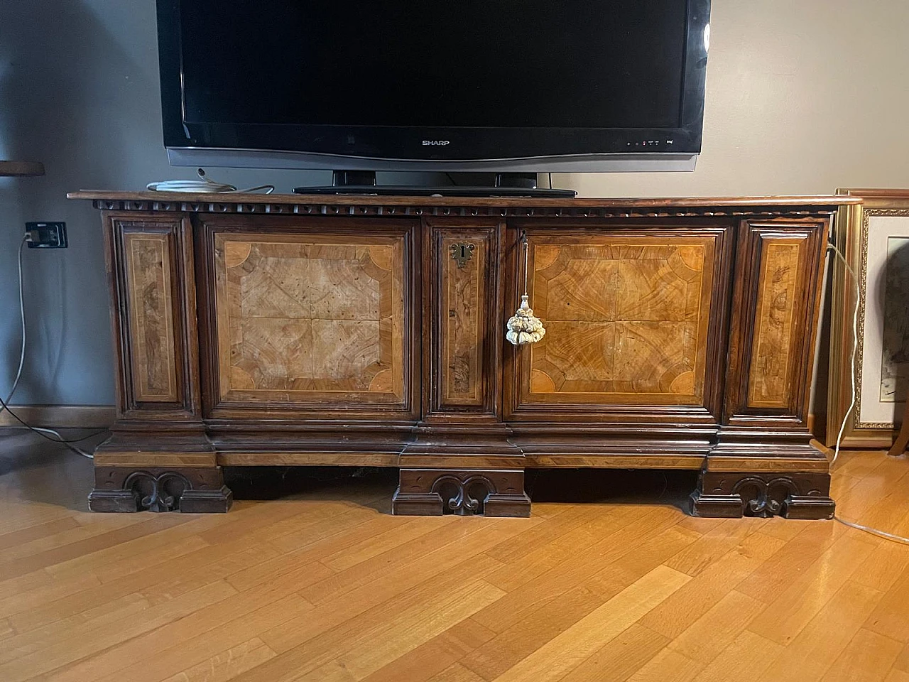 Neo Renaissance container bench in walnut wood and burl, 19th century 6