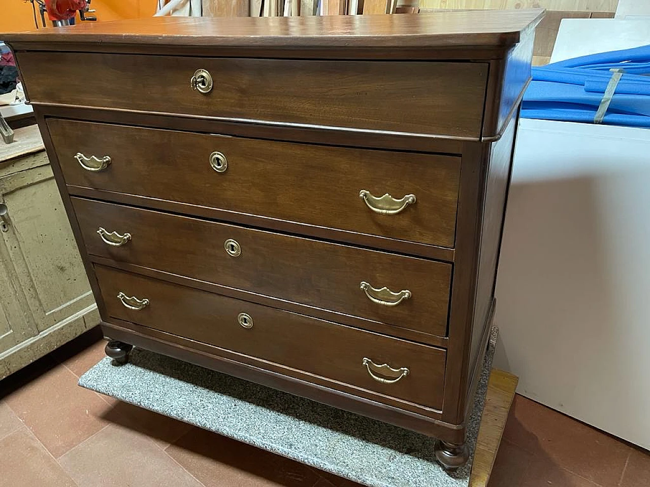 Directories Chest of drawers with brass handles, 1910s 1