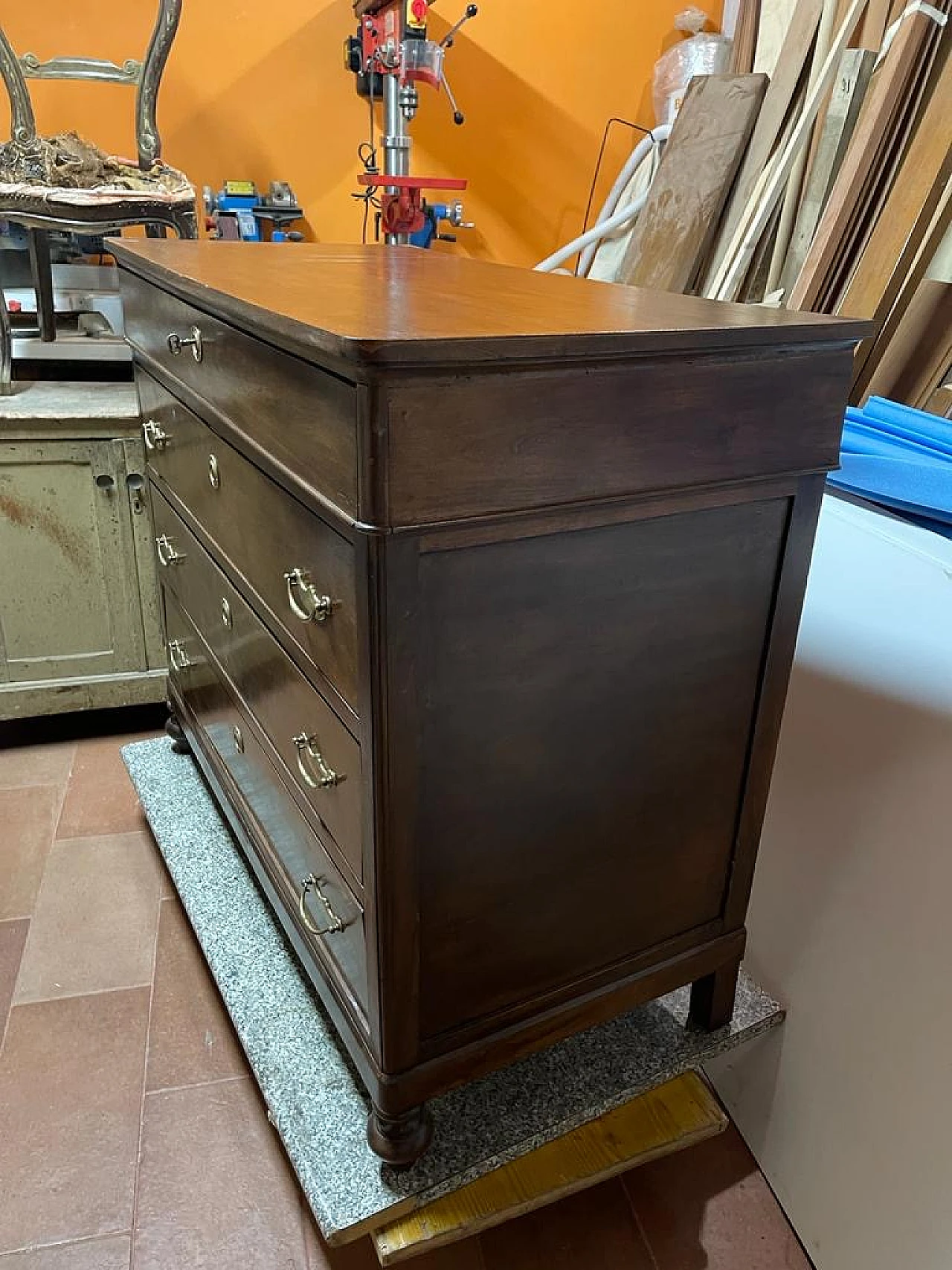 Directories Chest of drawers with brass handles, 1910s 3