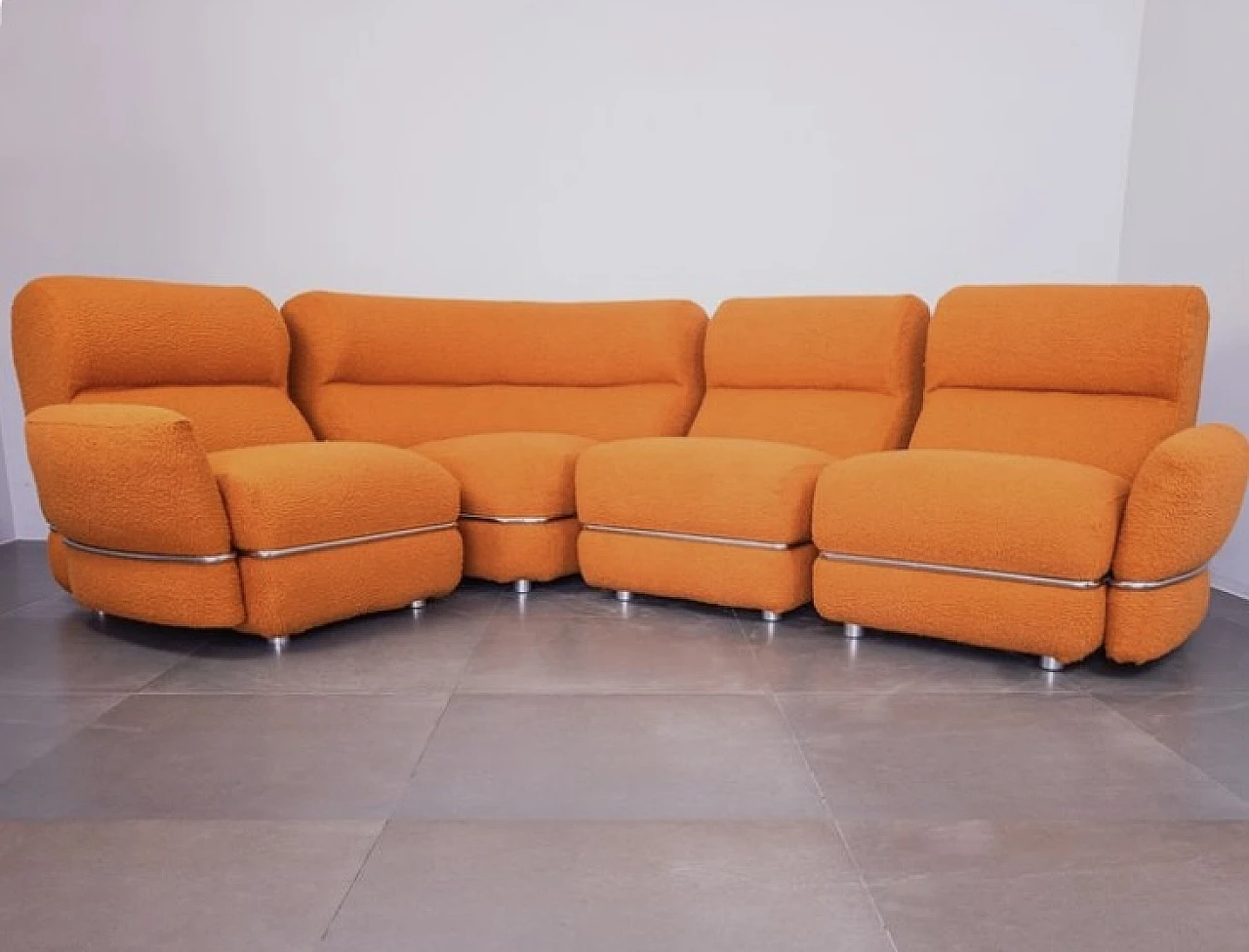 Divano modulare in tessuto bouclè arancione di Coccio Design, anni '70 1