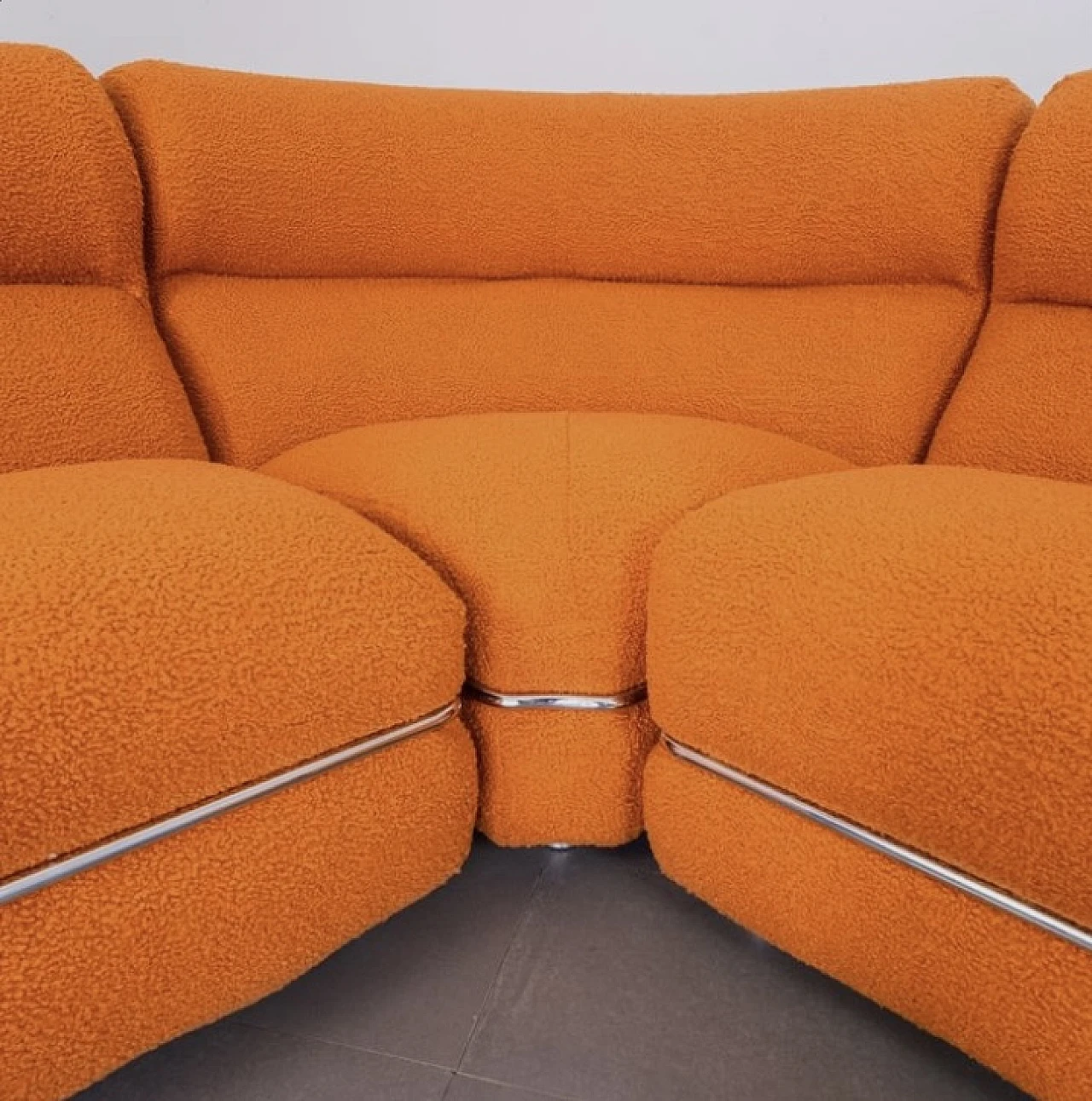 Divano modulare in tessuto bouclè arancione di Coccio Design, anni '70 14
