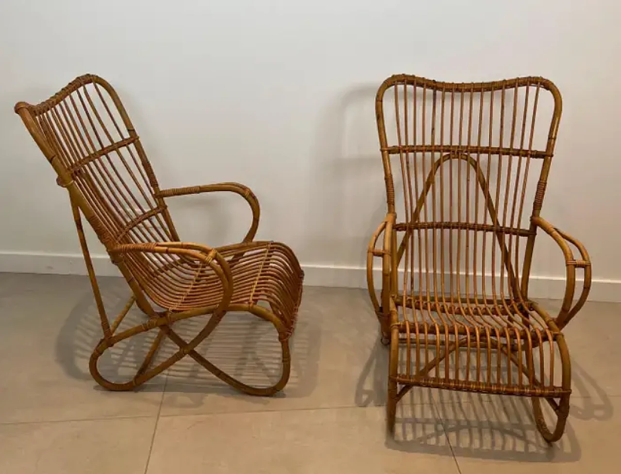 Coppia di poltrone alte di design in rattan, anni '50 3