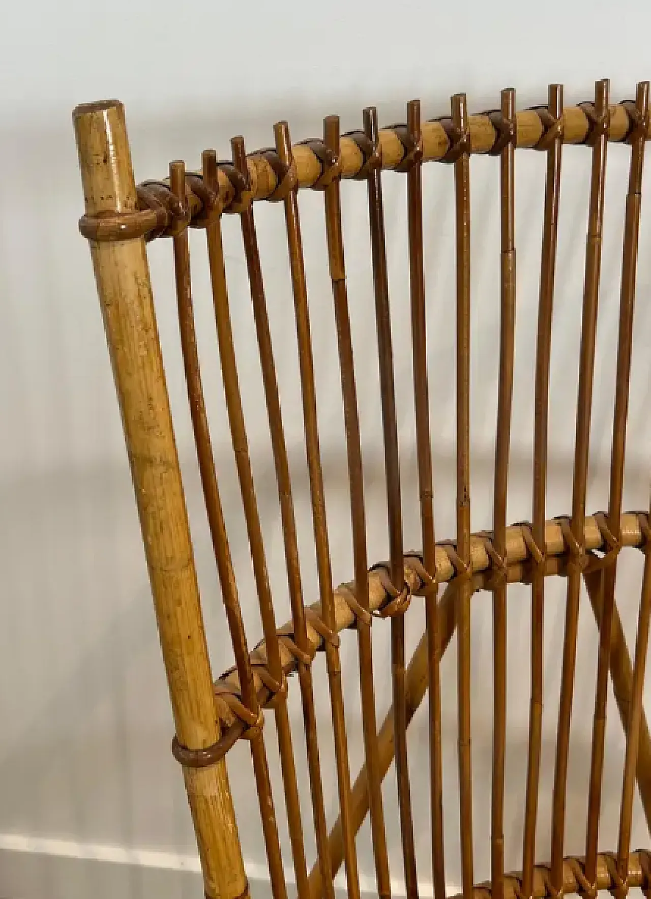 Coppia di poltrone di design in rattan, anni '50 5