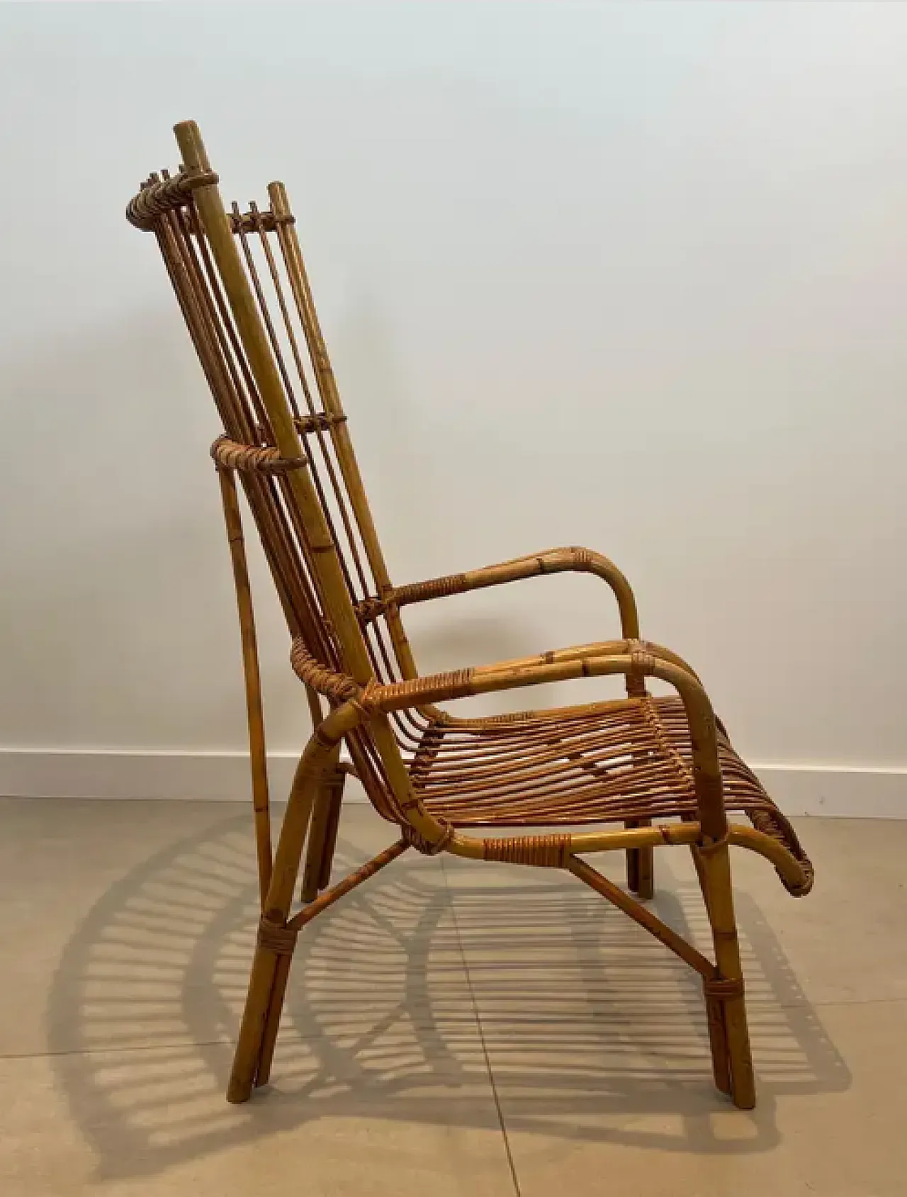 Coppia di poltrone di design in rattan, anni '50 11