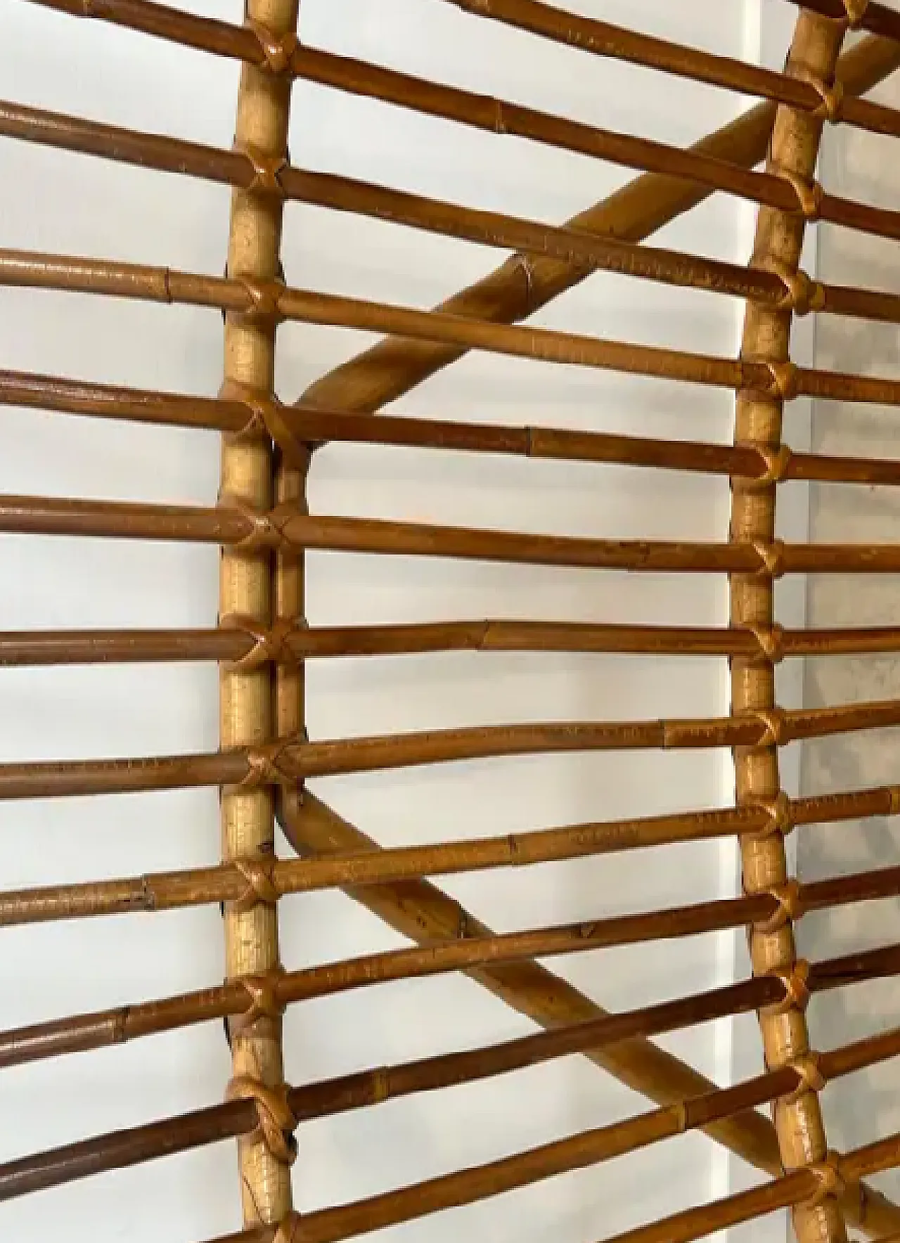 Coppia di poltrone di design in rattan, anni '50 15