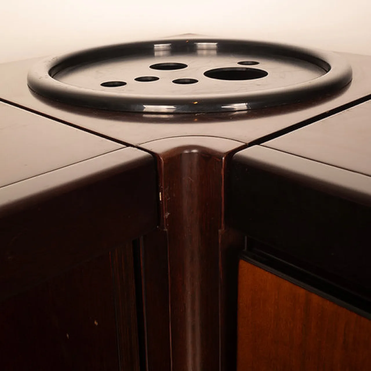 Coppia di armadietti e bar "S11" di Angelo Mangiarotti, anni '60 12