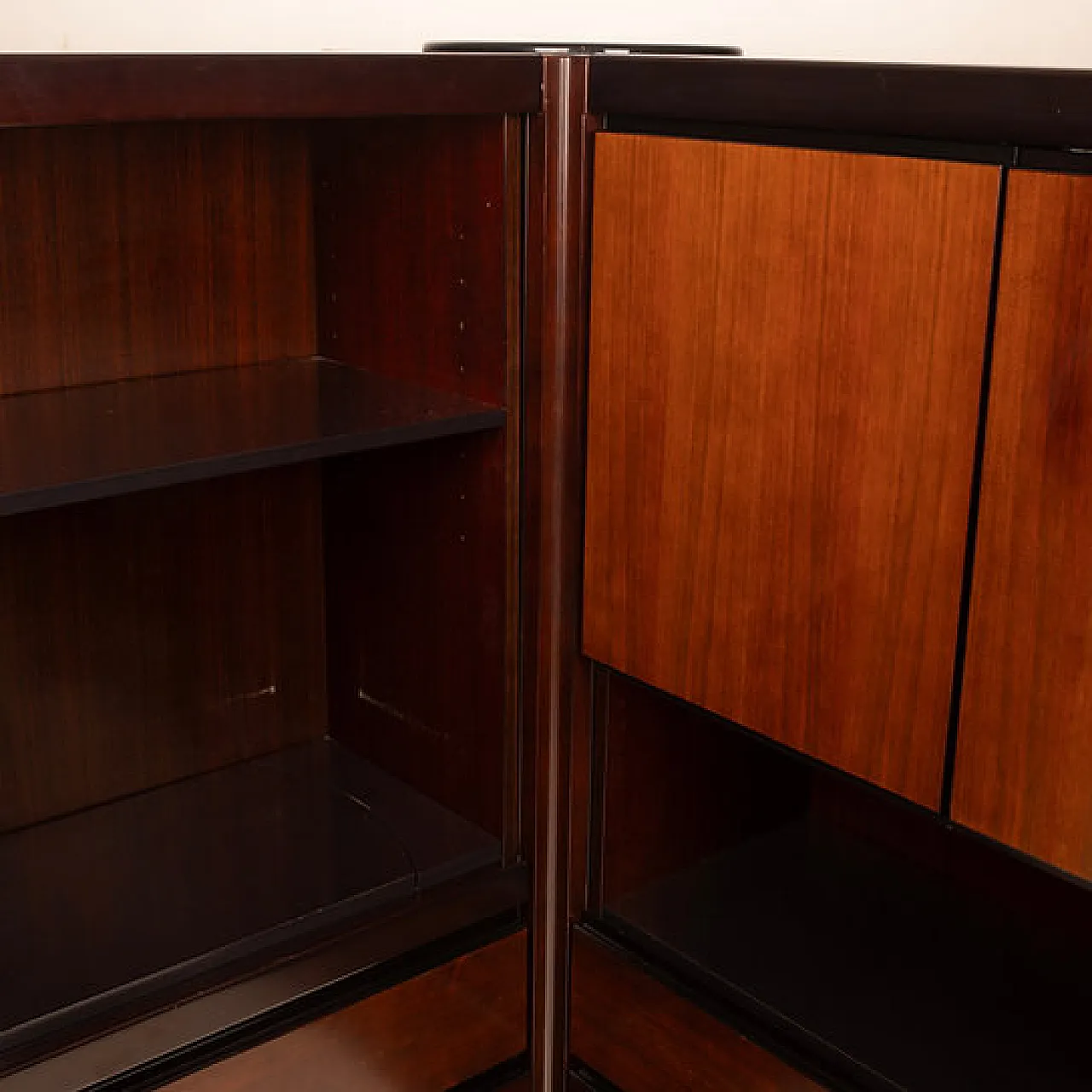 Coppia di armadietti e bar "S11" di Angelo Mangiarotti, anni '60 13