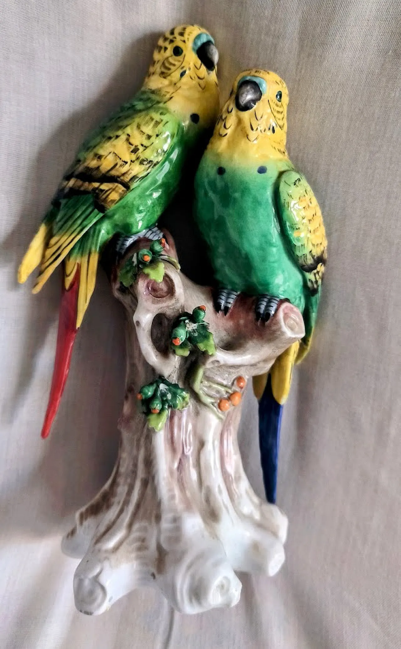 Pair of parrots in Capodimonte porcelain, 1950s 4