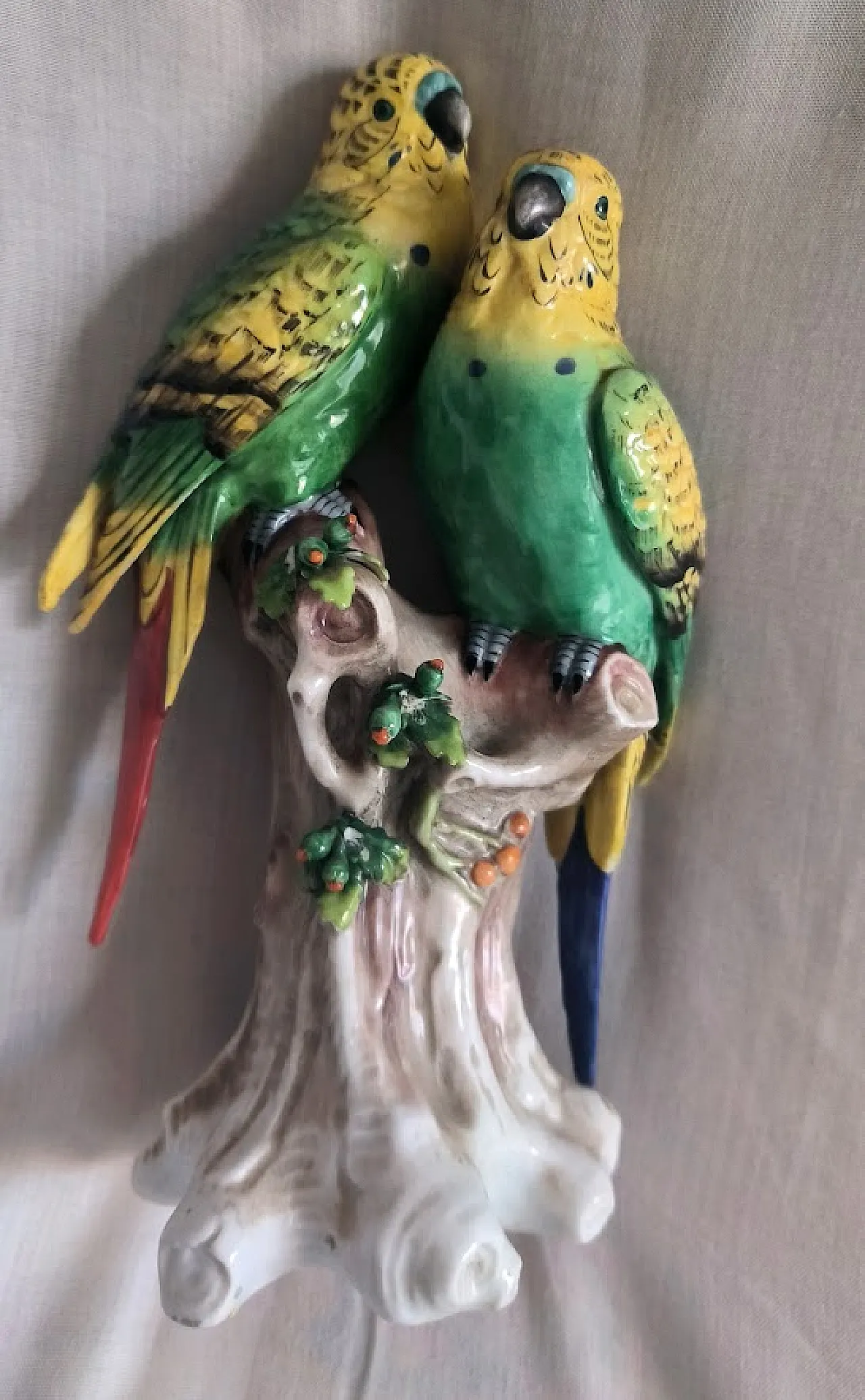 Pair of parrots in Capodimonte porcelain, 1950s 5