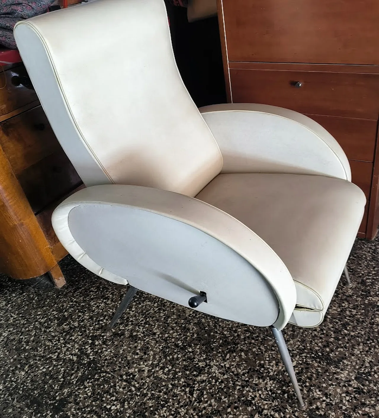 Poltrona Chaise Longue reclinabile, Ecopelle, Anni '50 Francia 4