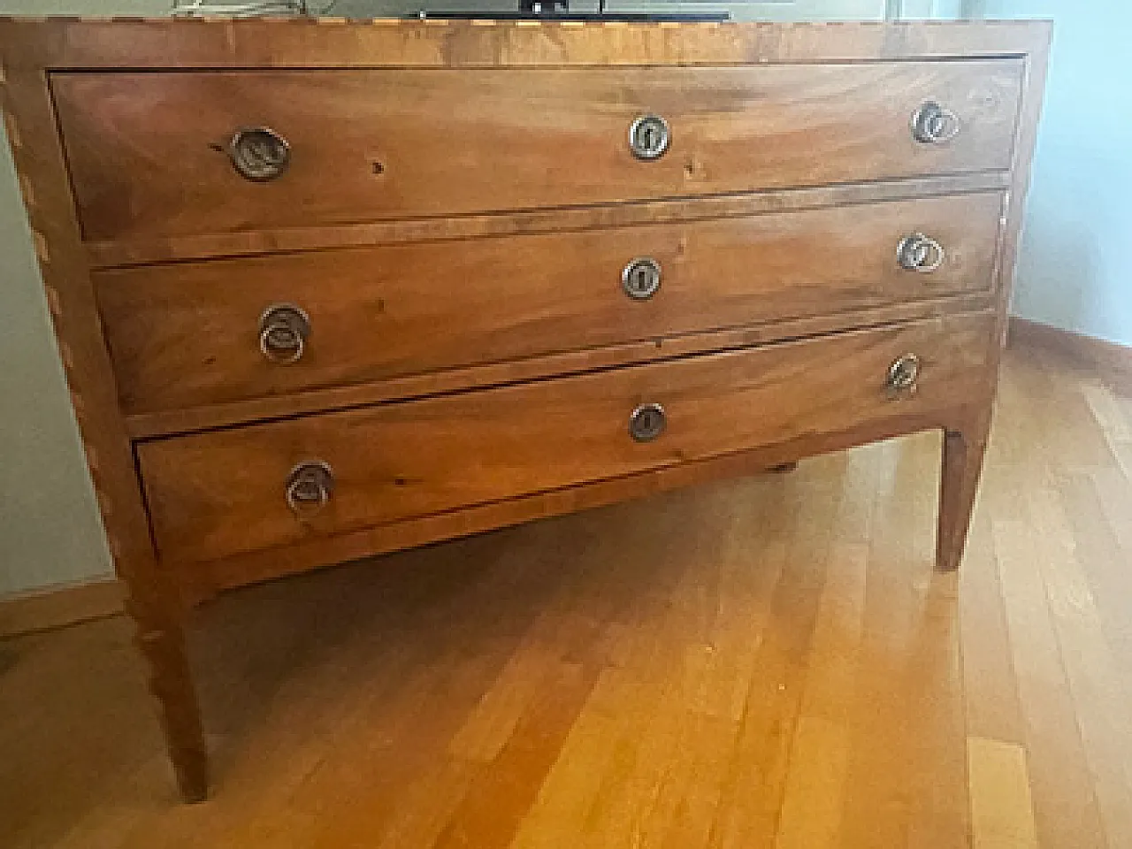 Louis  XVI inlayed wooden dresser, late 18th century 1