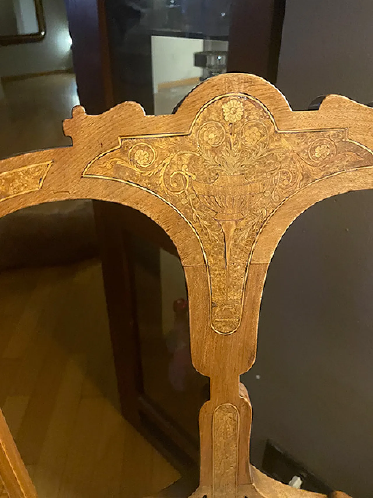 6 sedie Liberty in legno massello intarsiato, primi '900 5