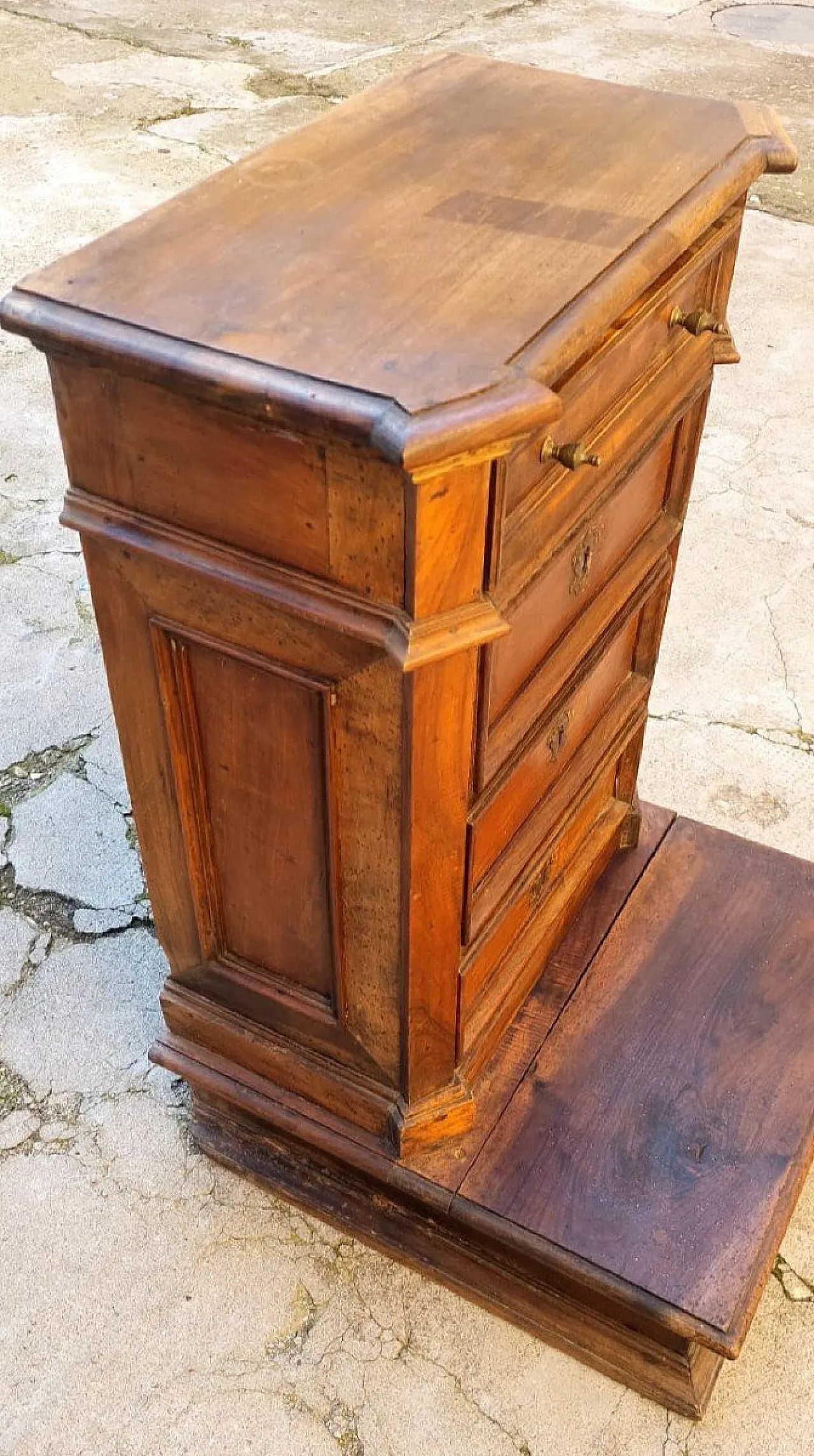 Antique kneeler with 4 drawers, early 18th century 6