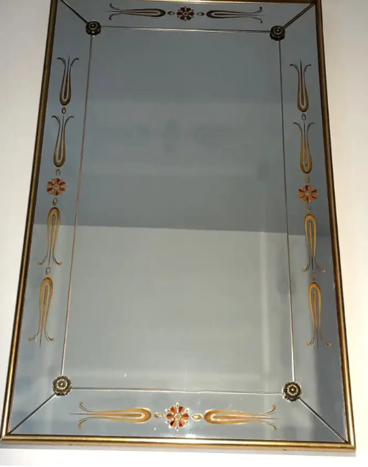 Specchio inciso con decorazioni in oro e rosso, anni '70 2