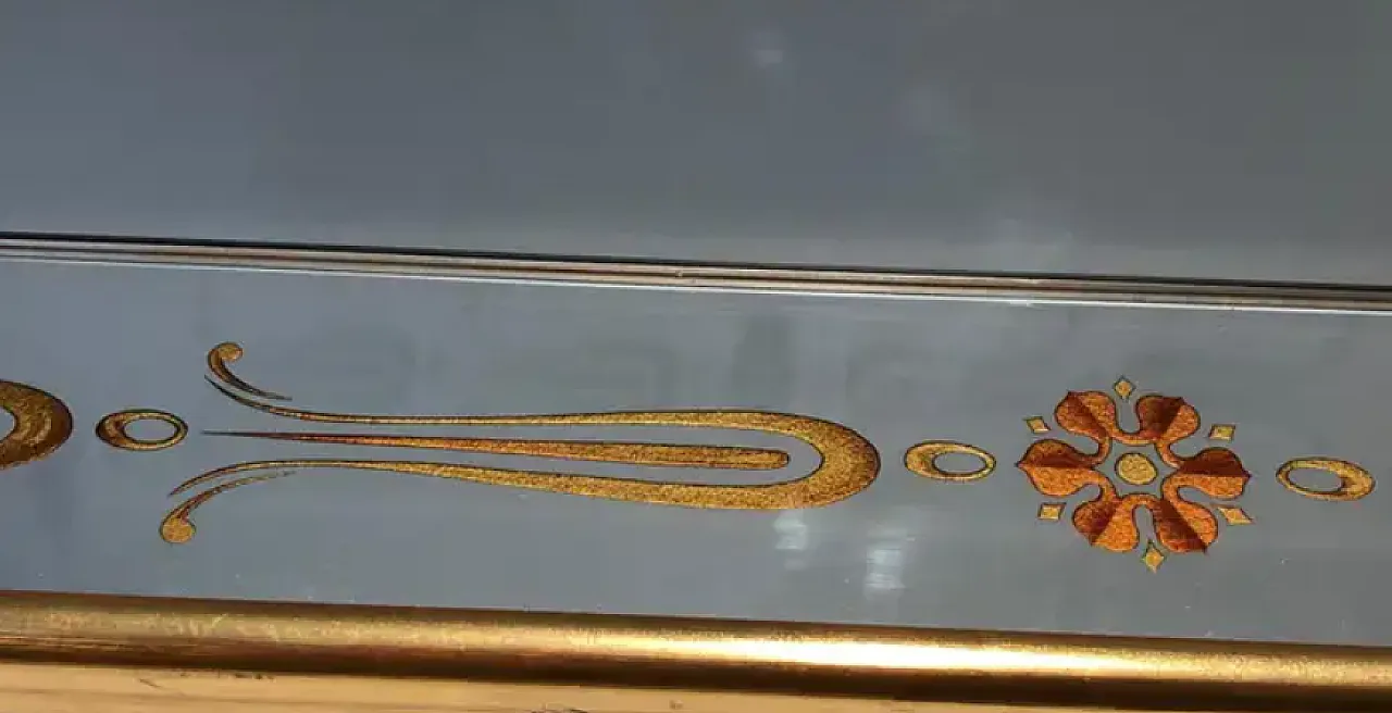 Specchio inciso con decorazioni in oro e rosso, anni '70 4