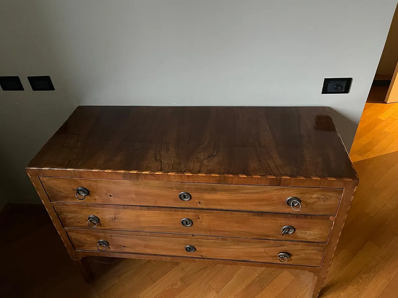 Louis  XVI inlayed wooden dresser, late 18th century 4