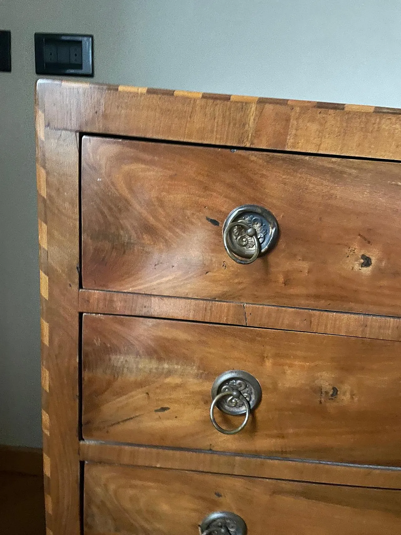 Louis  XVI inlayed wooden dresser, late 18th century 6