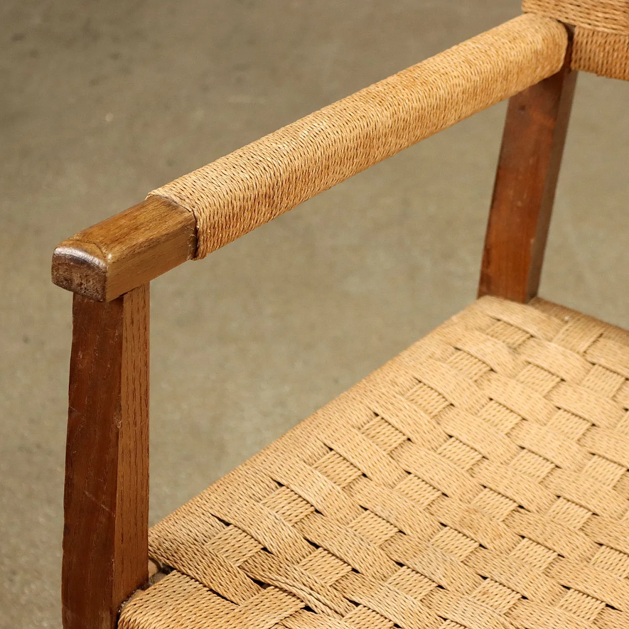 Coppia di poltrone in rovere e corda intrecciata, anni '50 4