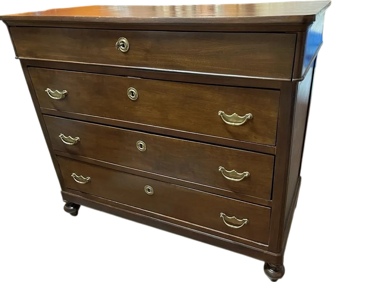 Directories Chest of drawers with brass handles, 1910s 5