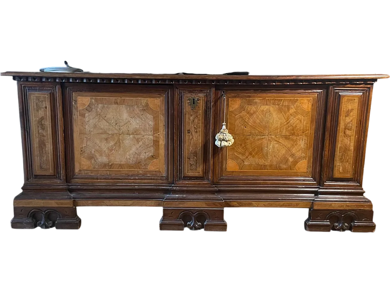 Neo Renaissance container bench in walnut wood and burl, 19th century 7