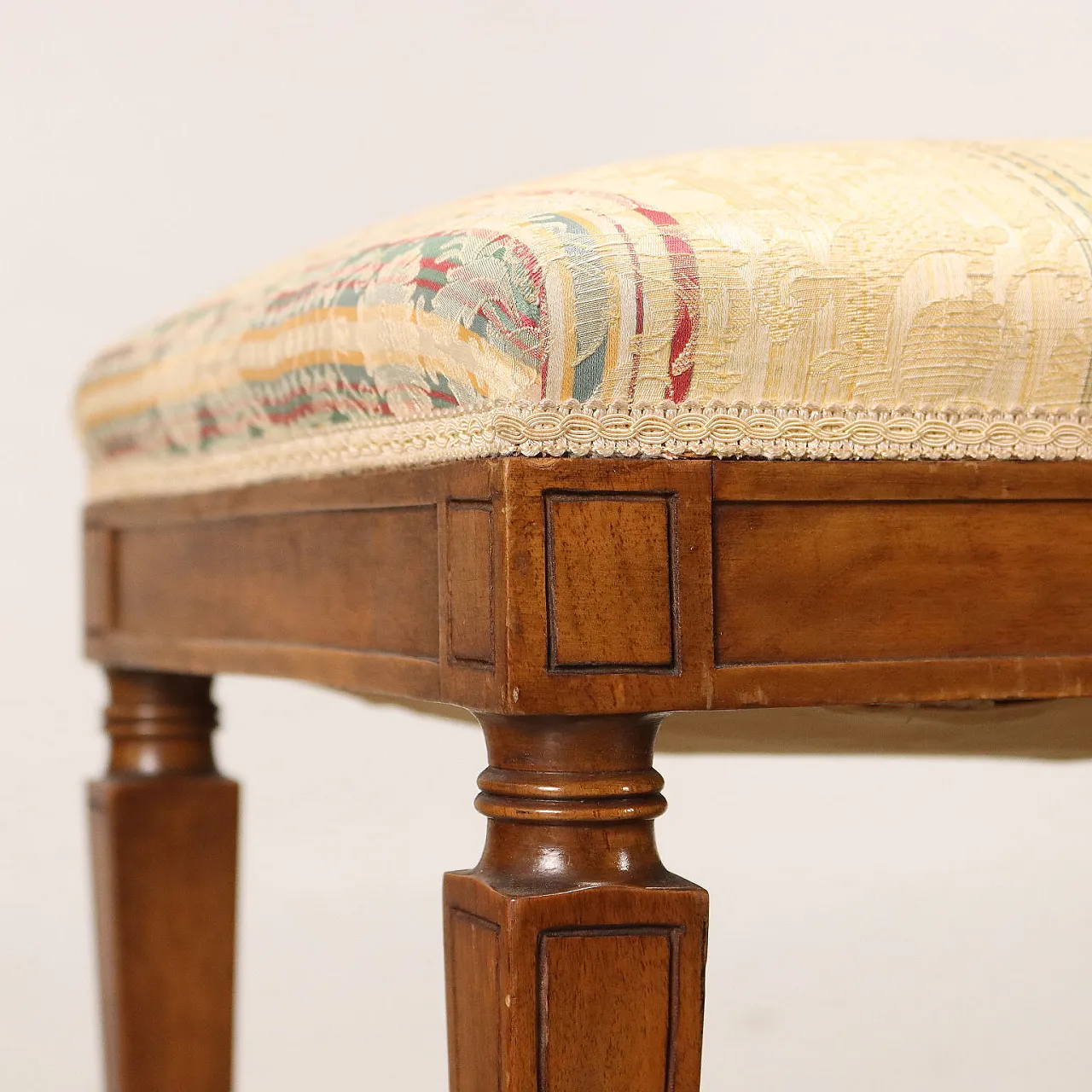 Panca in noce, ottone e tessuto 3