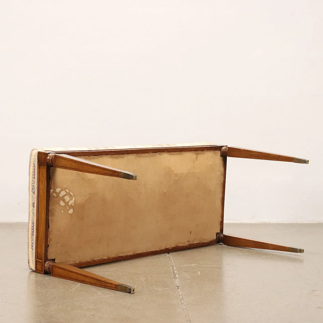 Panca in noce, ottone e tessuto 8