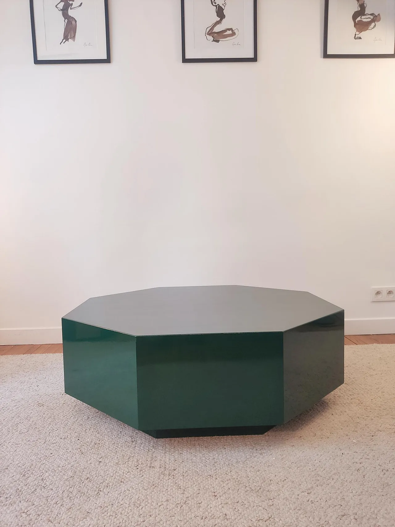 Tavolino ottagonale francese in legno laccato verde, anni '70 10