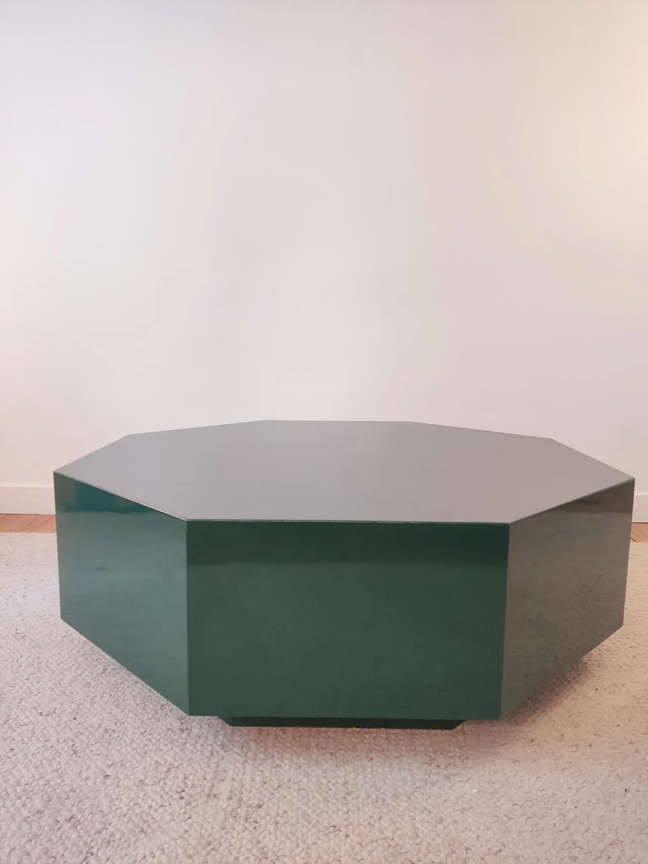 Tavolino ottagonale francese in legno laccato verde, anni '70 11