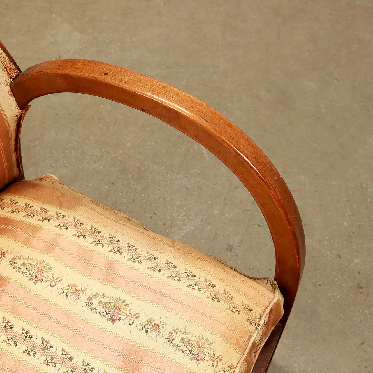 Poltroncina in faggio tinto con braccioli curvi, anni '50 4