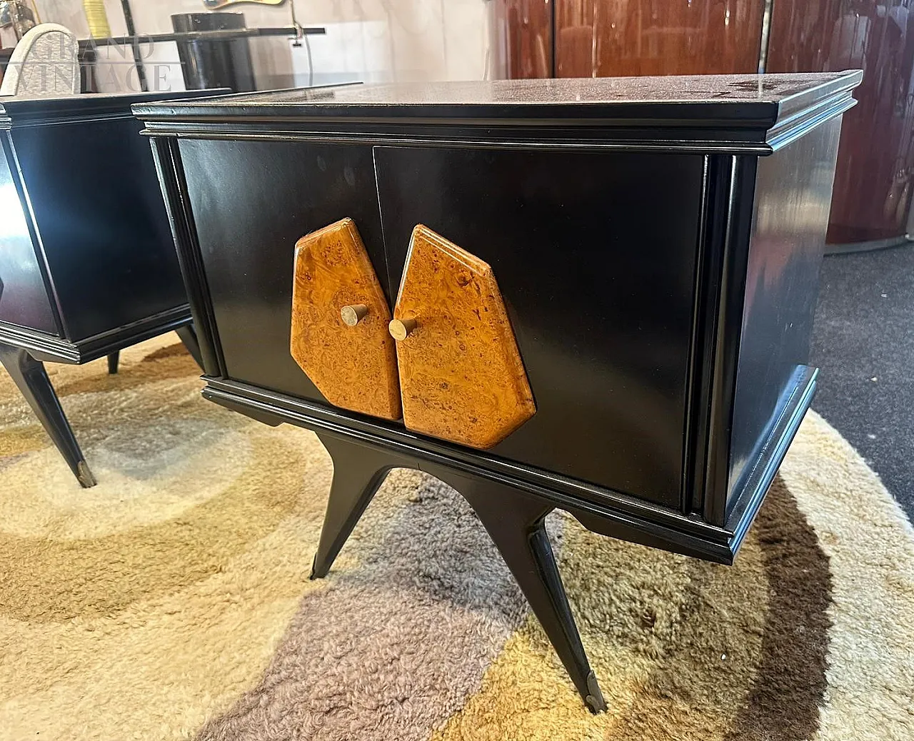 Coppia di comodini in legno laccato nero e radica di betulla, anni '50 1