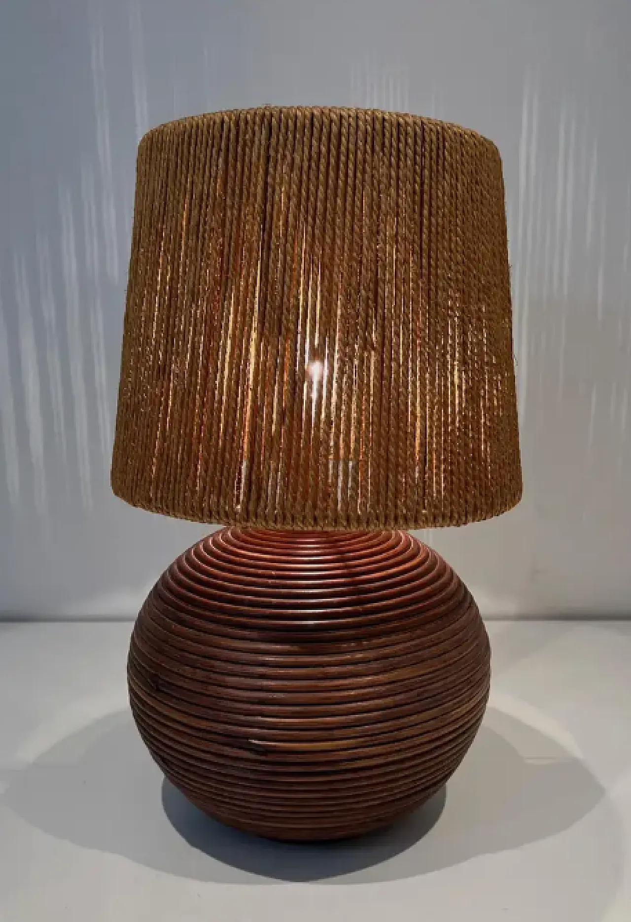 Lampada rotonda in rattan con paralume in corda, anni '70 3