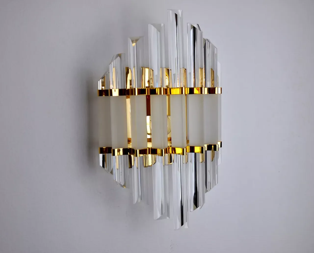 Venini wall lamp in glass and gilded metal, 1970s 3
