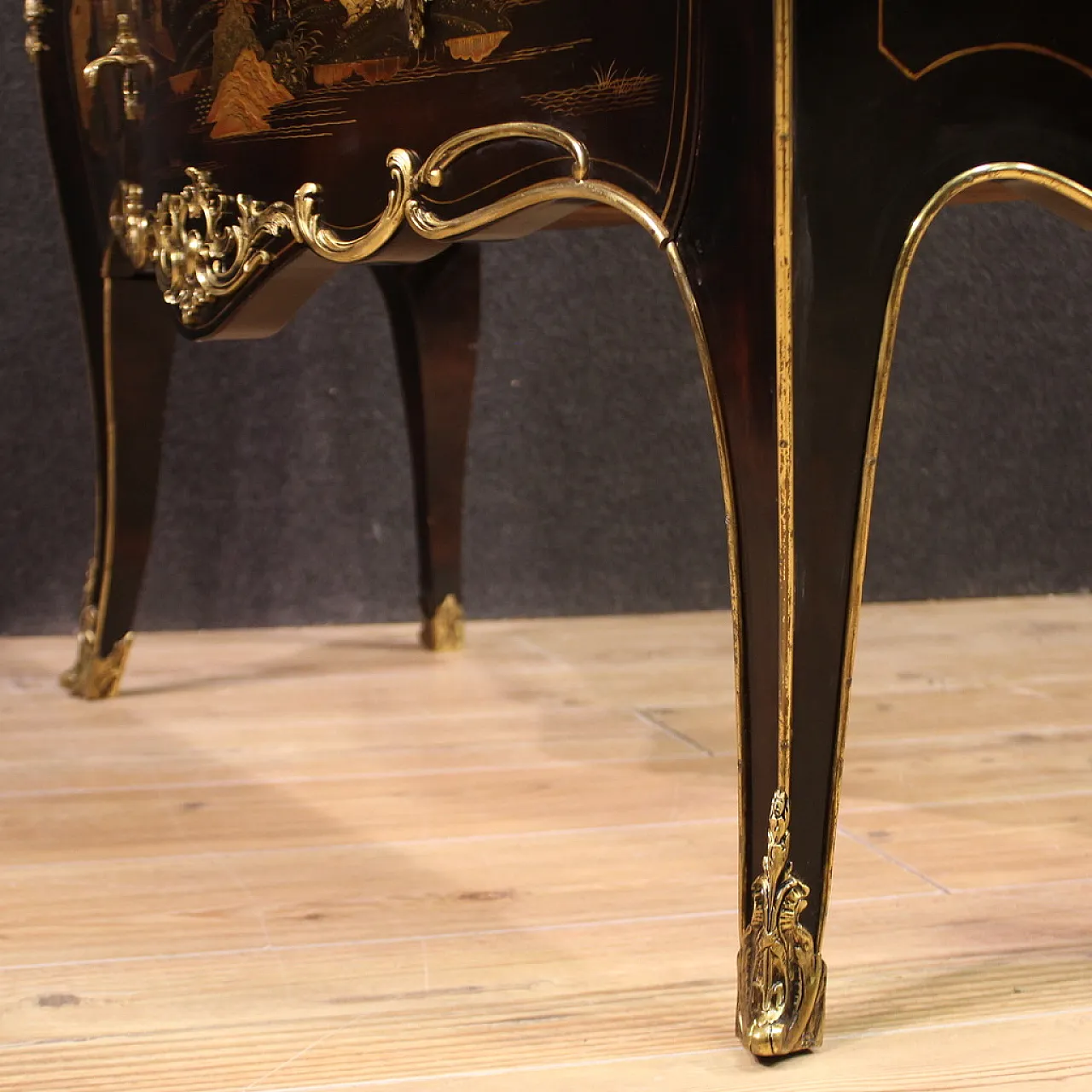 Comò in stile Luigi XV laccato a chinoiserie, '900 9