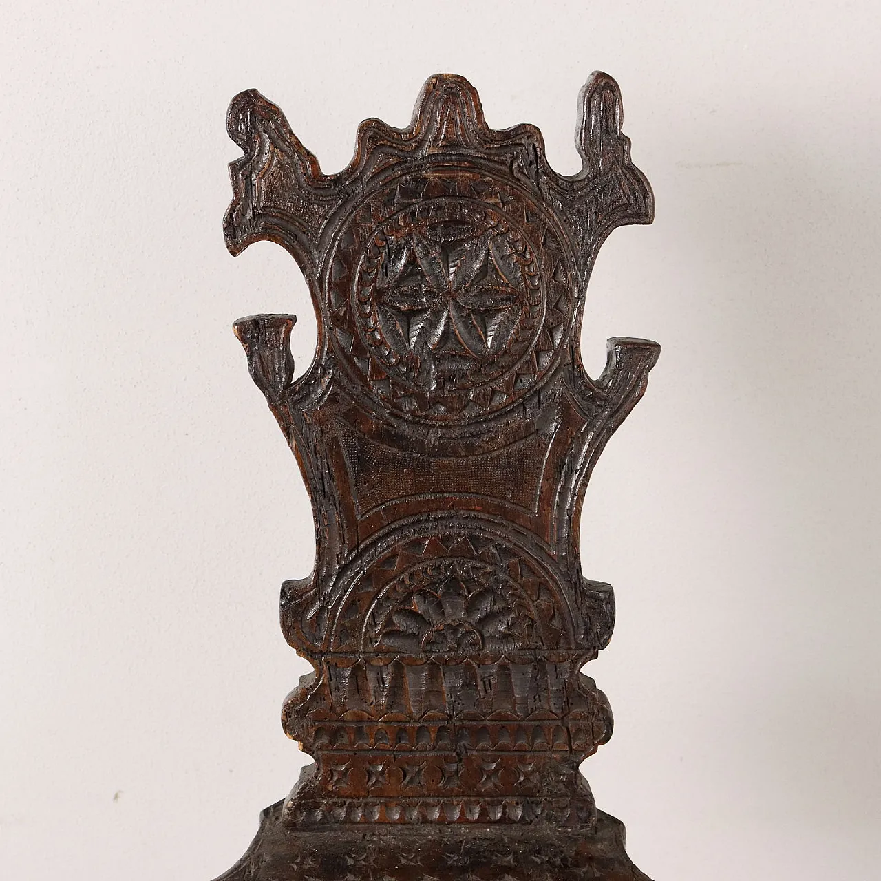 Pair of walnut stools with geometric carvings, 16th century 8