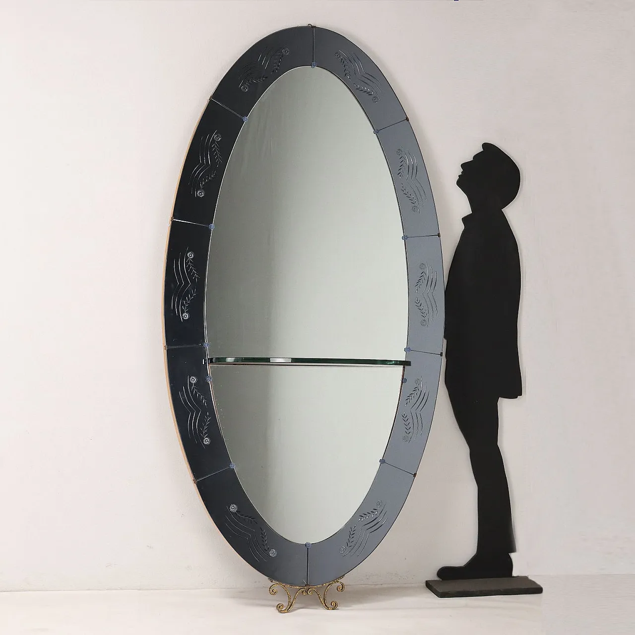 Oval mirror with consolle and floral decoration on the frame, 1950s 2