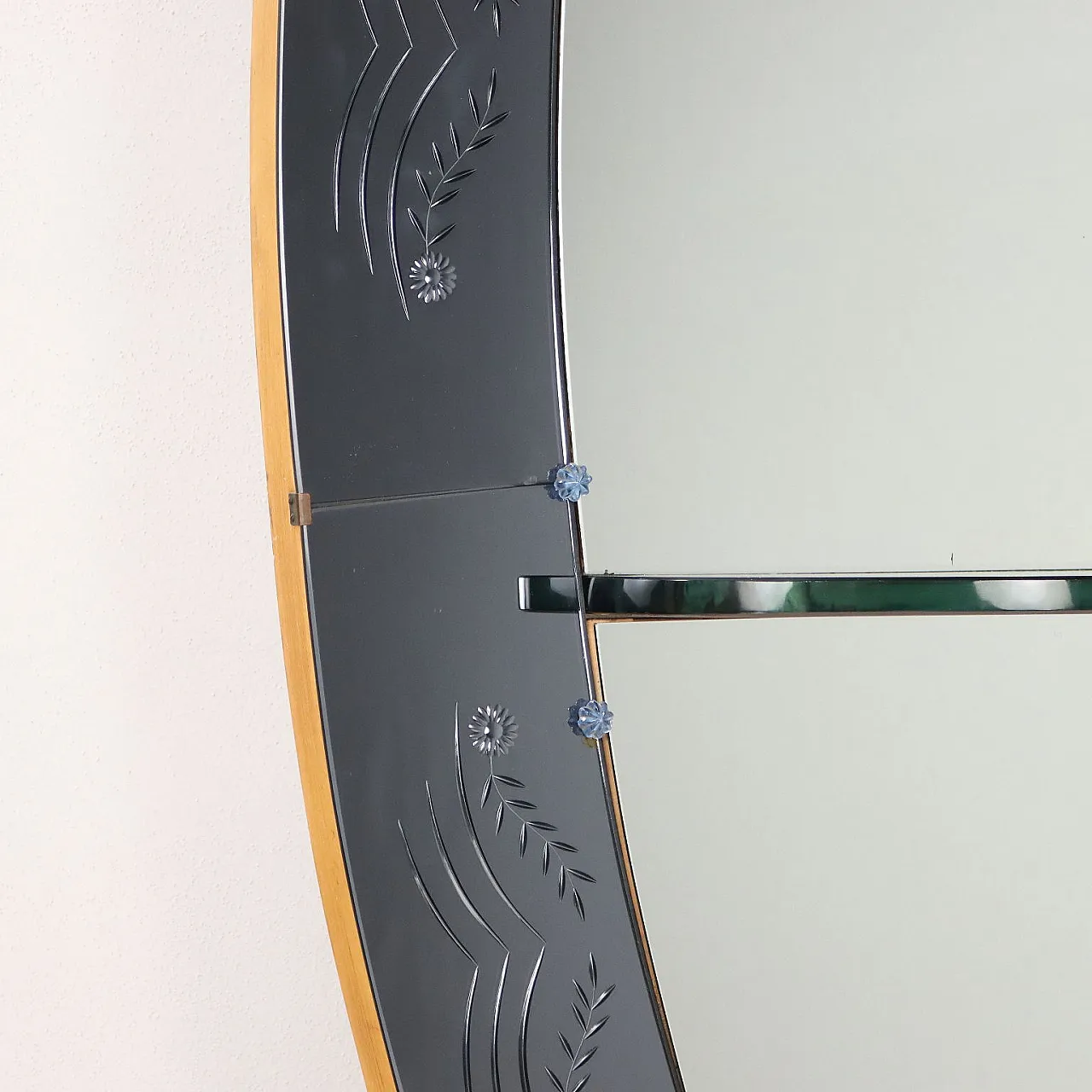 Oval mirror with consolle and floral decoration on the frame, 1950s 6