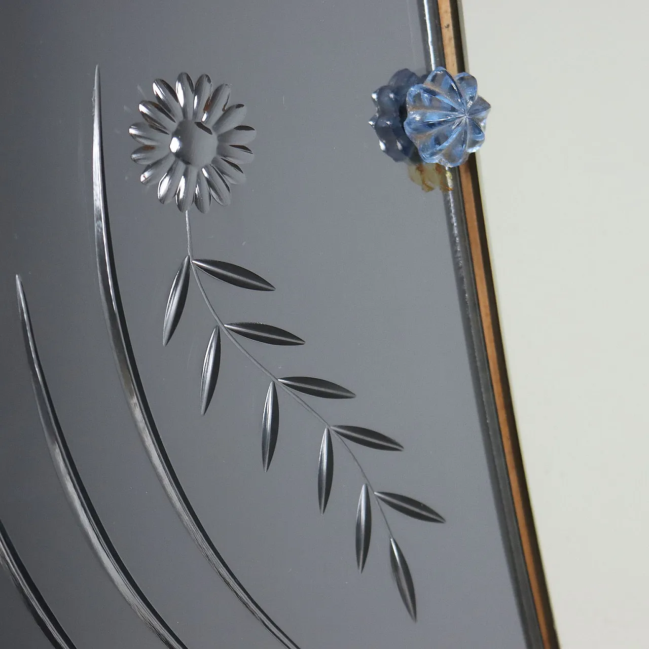 Oval mirror with consolle and floral decoration on the frame, 1950s 8